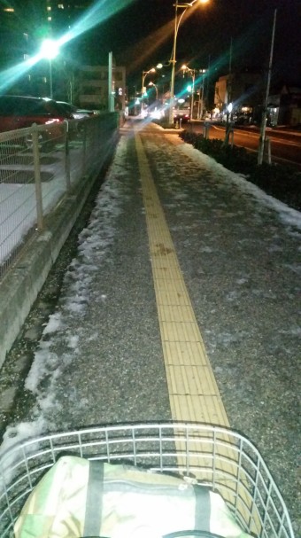 早くも溶けてる新潟市街の歩道