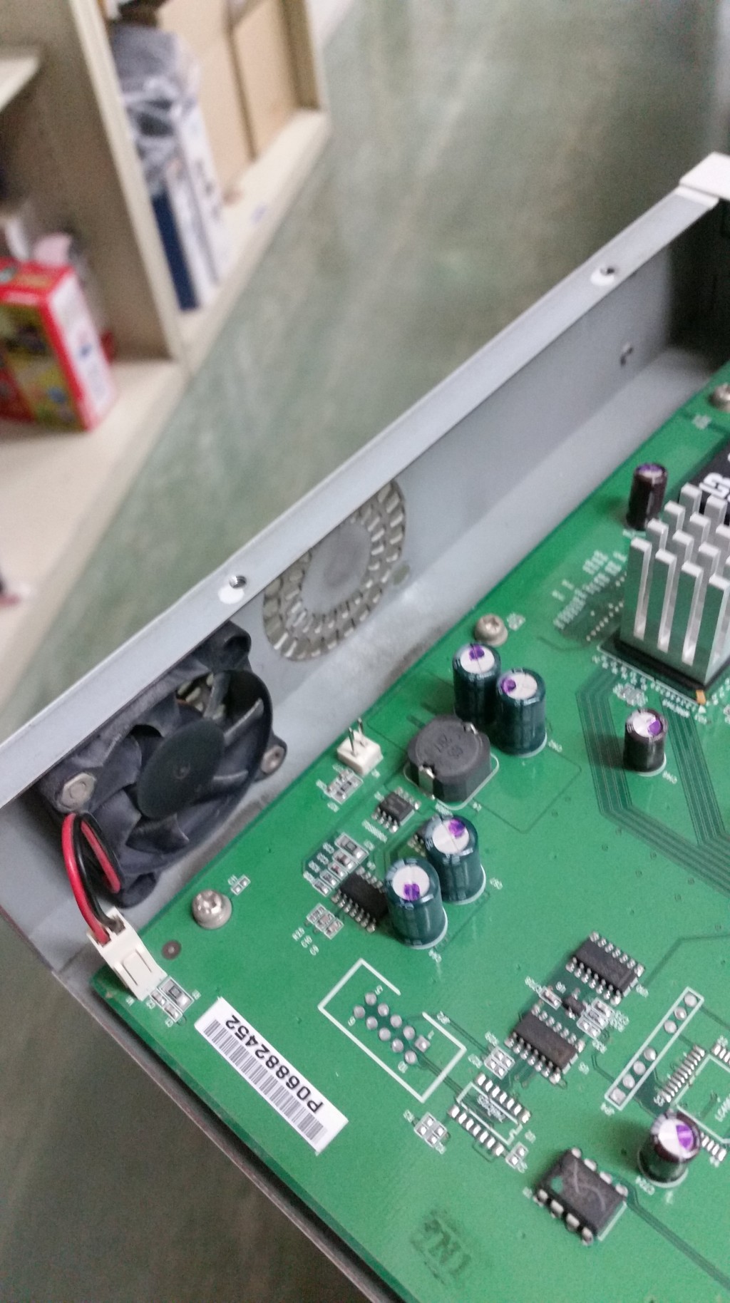 急にうるさくなった方のファンを撤去