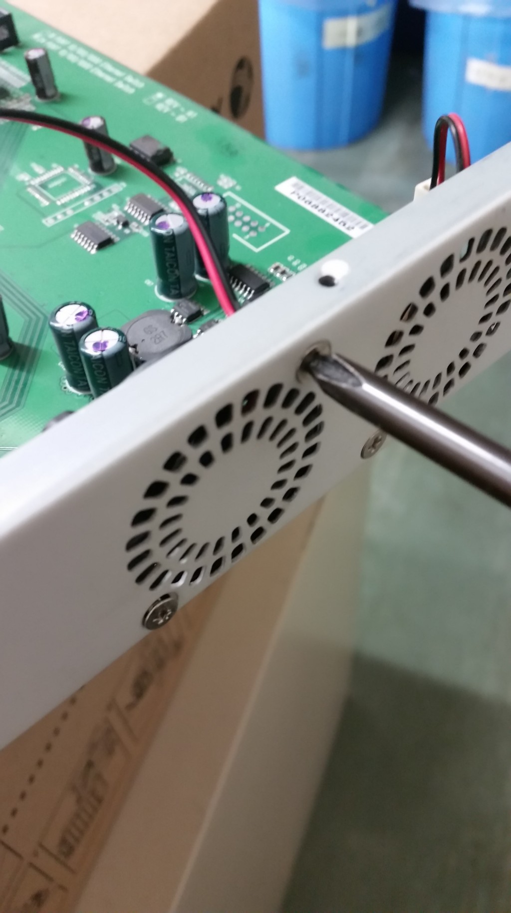 新しいファンを装着