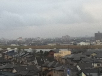 なんも見えませんがな