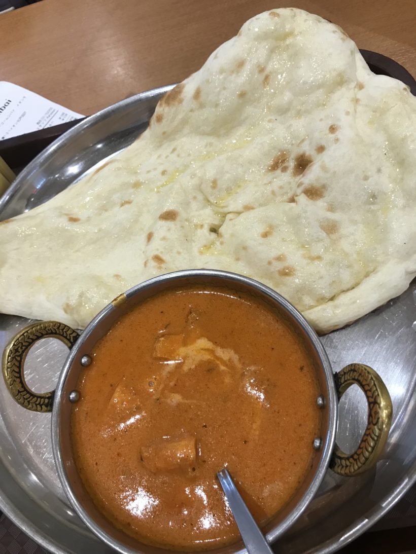 バターチキンカレーとナン ウィザップ スタッフブログ